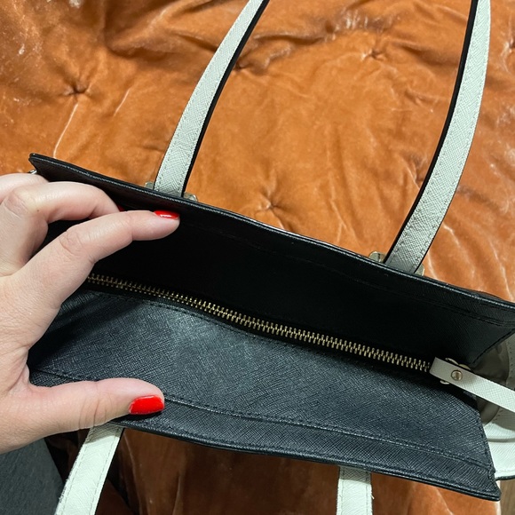 Kate Spade Purse - Picture 5 of 7